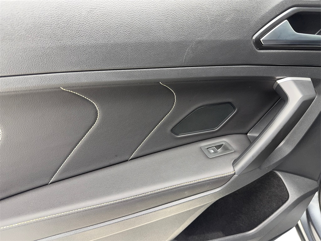 Vehicle image 43 of 61