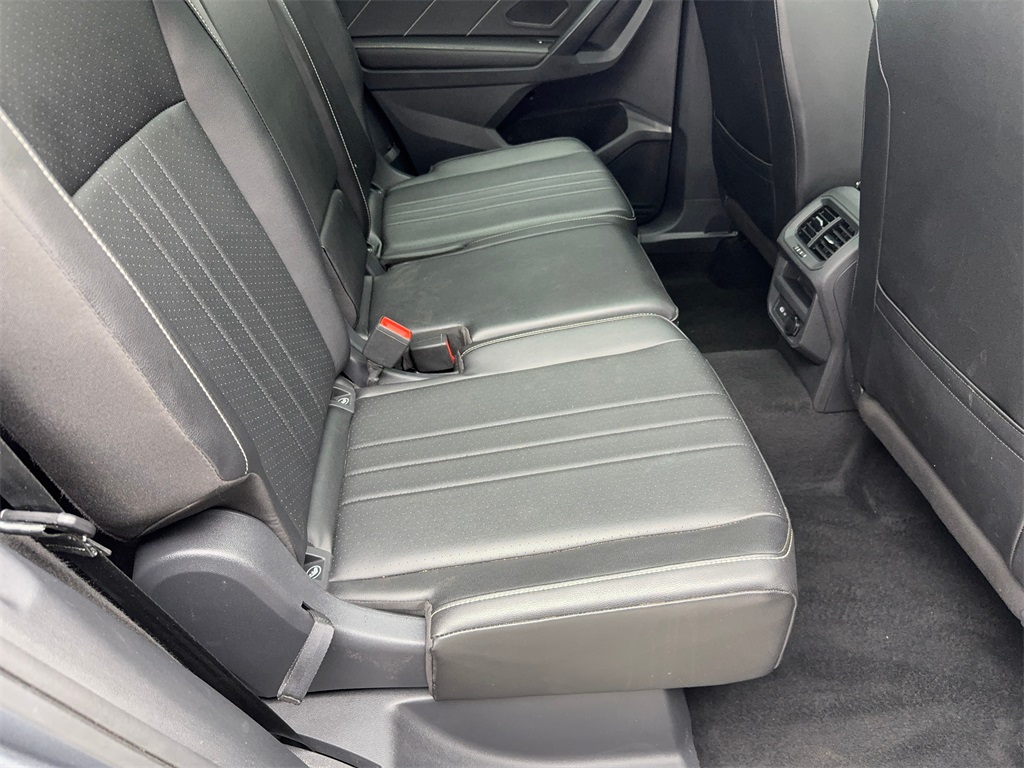 Vehicle image 47 of 61