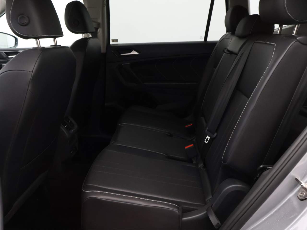 Vehicle image 9 of 16