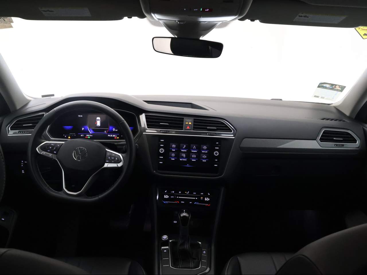 Vehicle image 11 of 16
