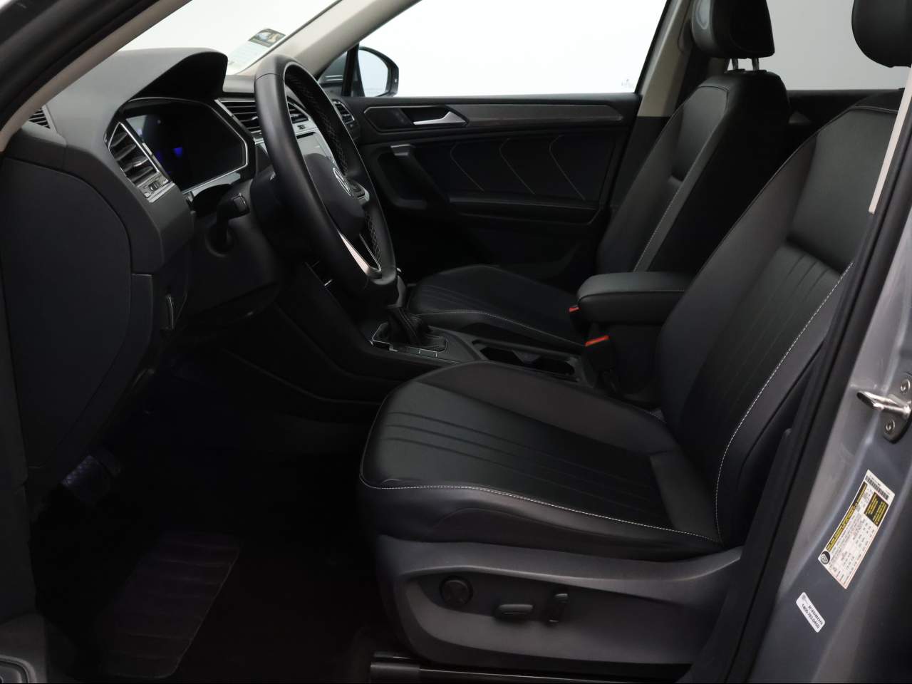 Vehicle image 8 of 16