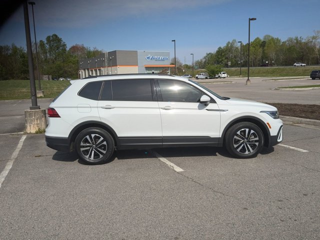 Vehicle image 7 of 40