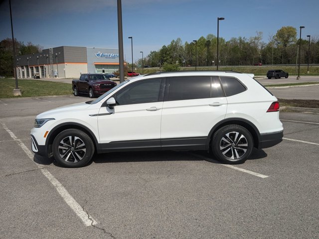 Vehicle image 2 of 40