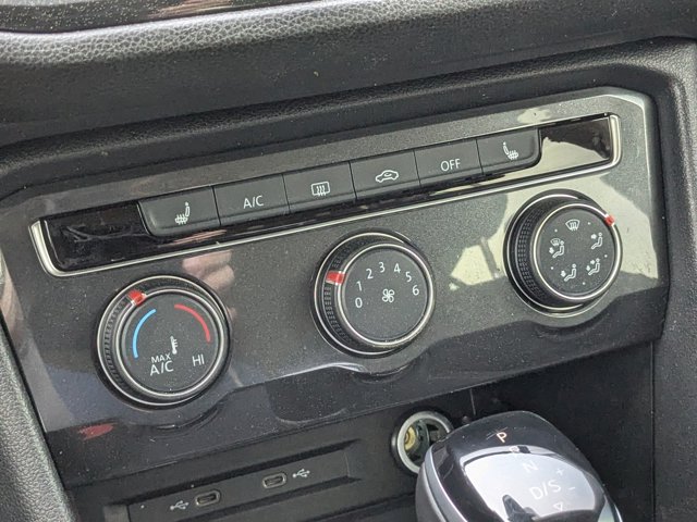 Vehicle image 23 of 40