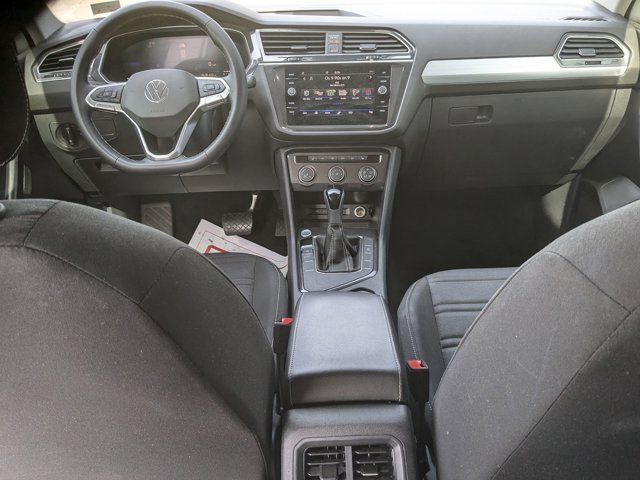 Vehicle image 31 of 40