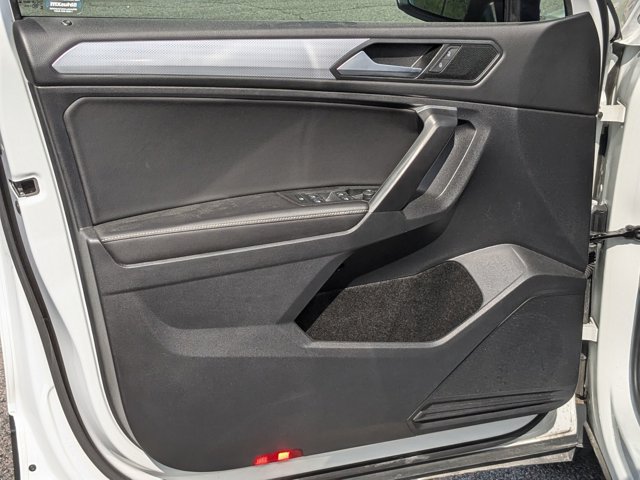 Vehicle image 12 of 40