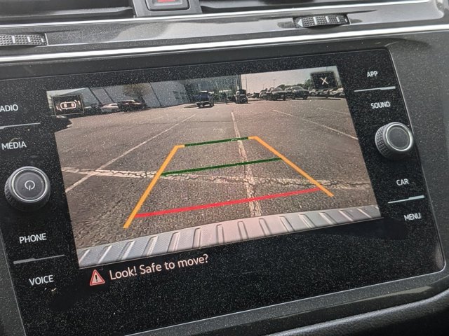 Vehicle image 22 of 40