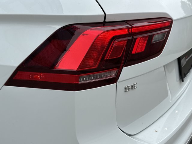 Vehicle image 10 of 28