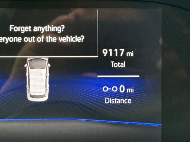 Vehicle image 22 of 28