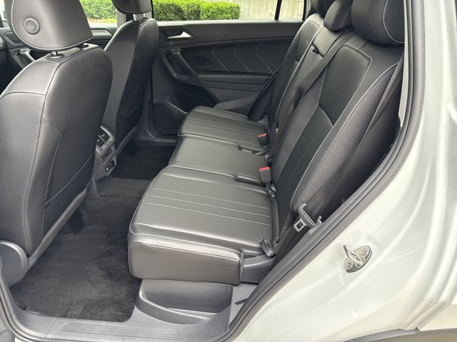 Vehicle image 23 of 28