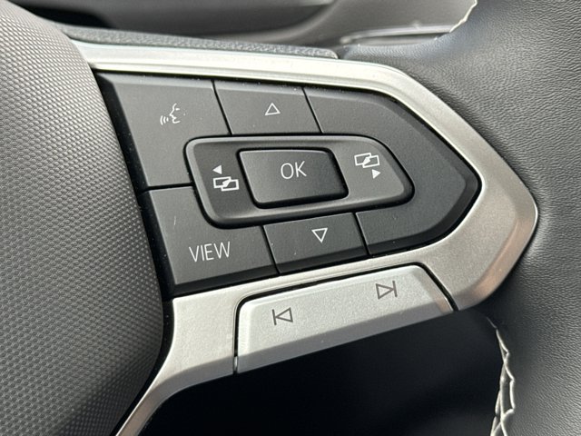 Vehicle image 20 of 28