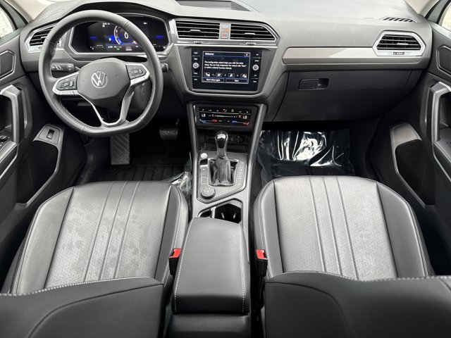 Vehicle image 12 of 28
