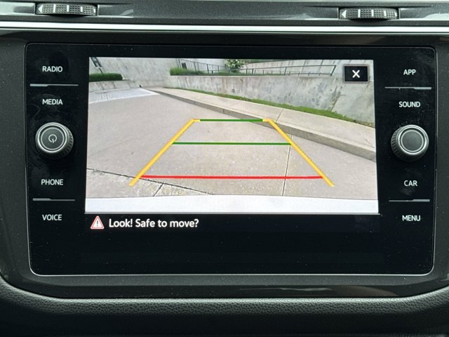 Vehicle image 16 of 28