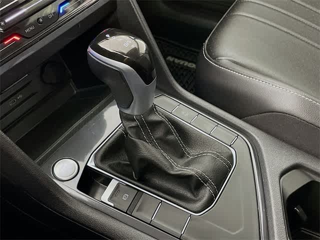 Vehicle image 20 of 35