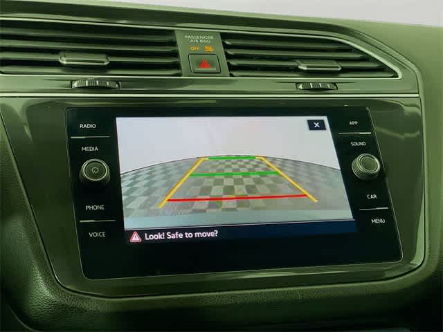 Vehicle image 17 of 35