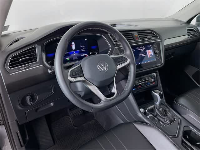Vehicle image 13 of 35