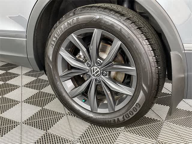Vehicle image 34 of 35