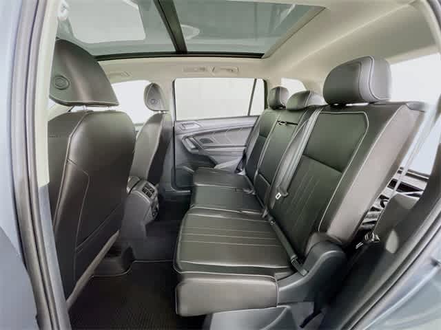 Vehicle image 27 of 35