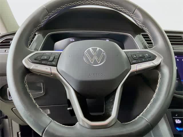 Vehicle image 15 of 35
