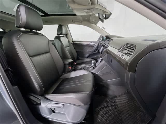 Vehicle image 31 of 35