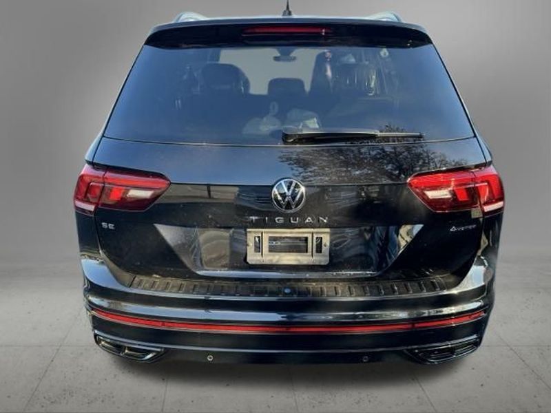 Vehicle image 10 of 15