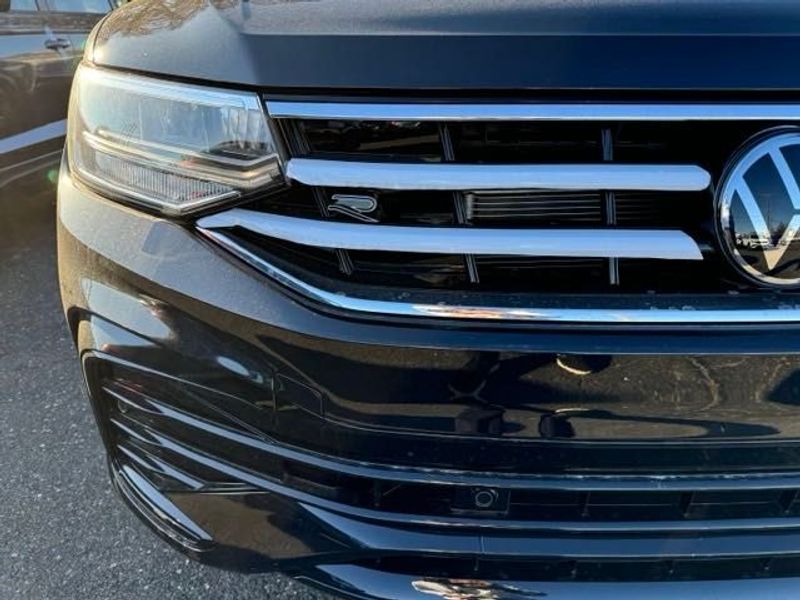 Vehicle image 8 of 15