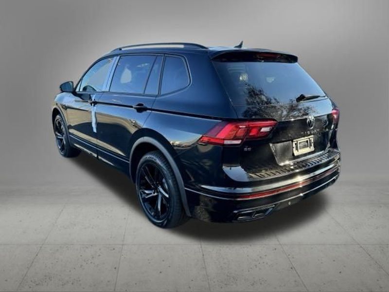 Vehicle image 6 of 15