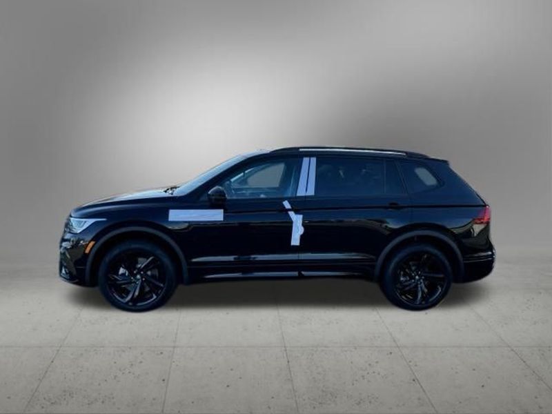 Vehicle image 7 of 15