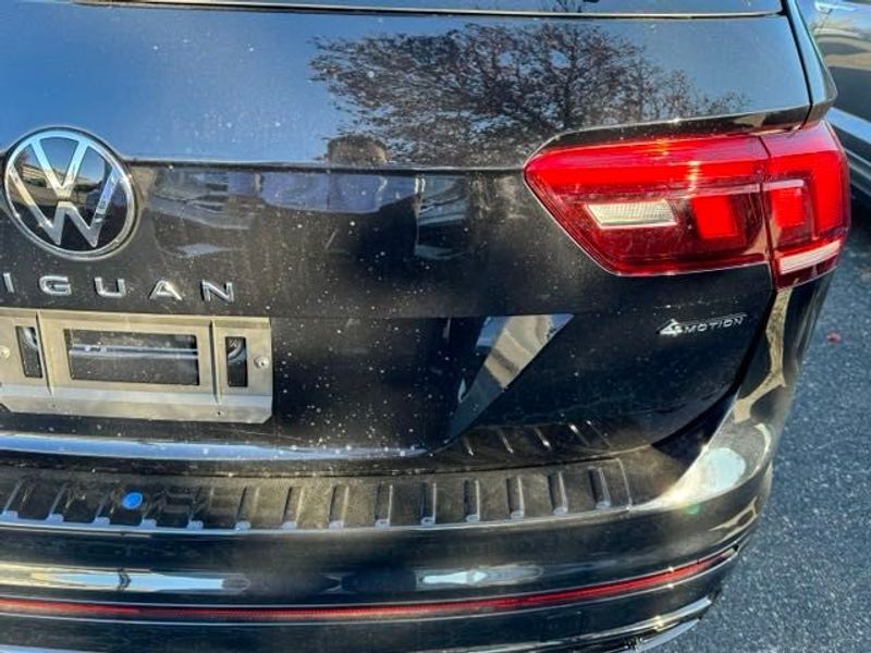 Vehicle image 14 of 15