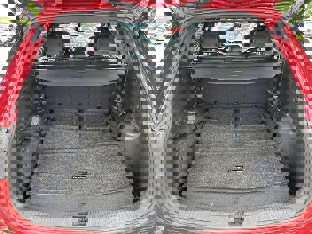Vehicle image 31 of 33