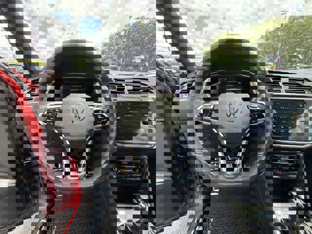 Vehicle image 20 of 33