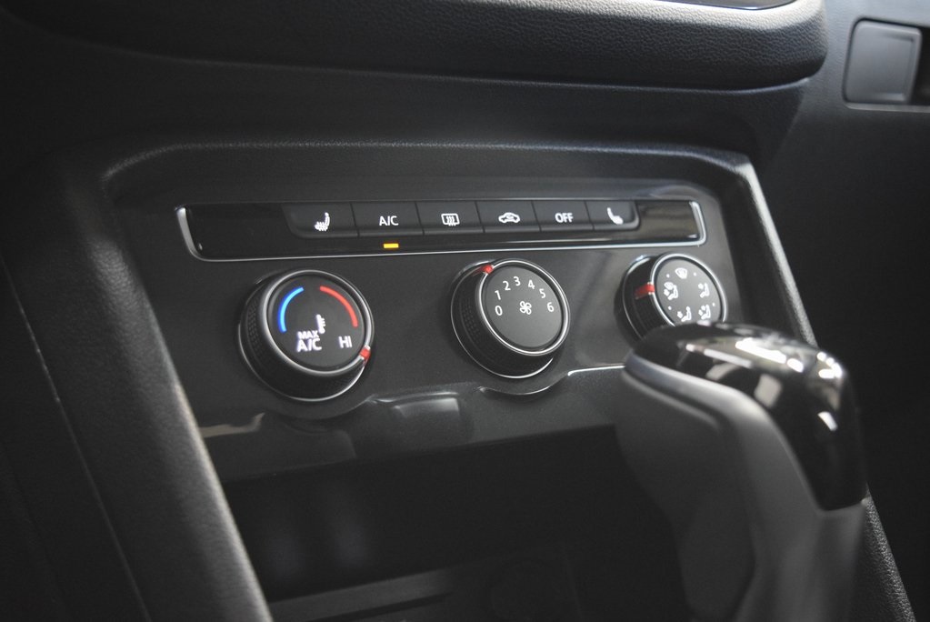 Vehicle image 13 of 14