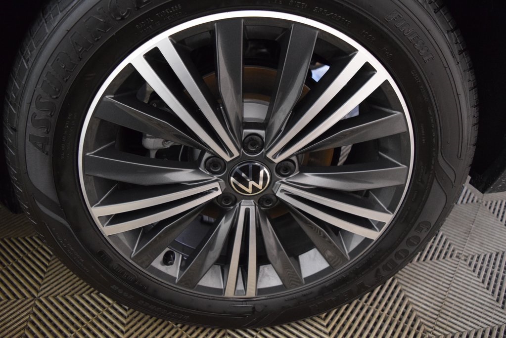 Vehicle image 11 of 14