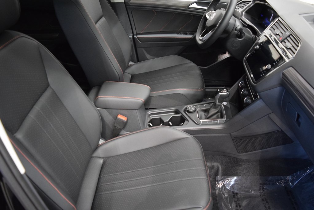 Vehicle image 7 of 14
