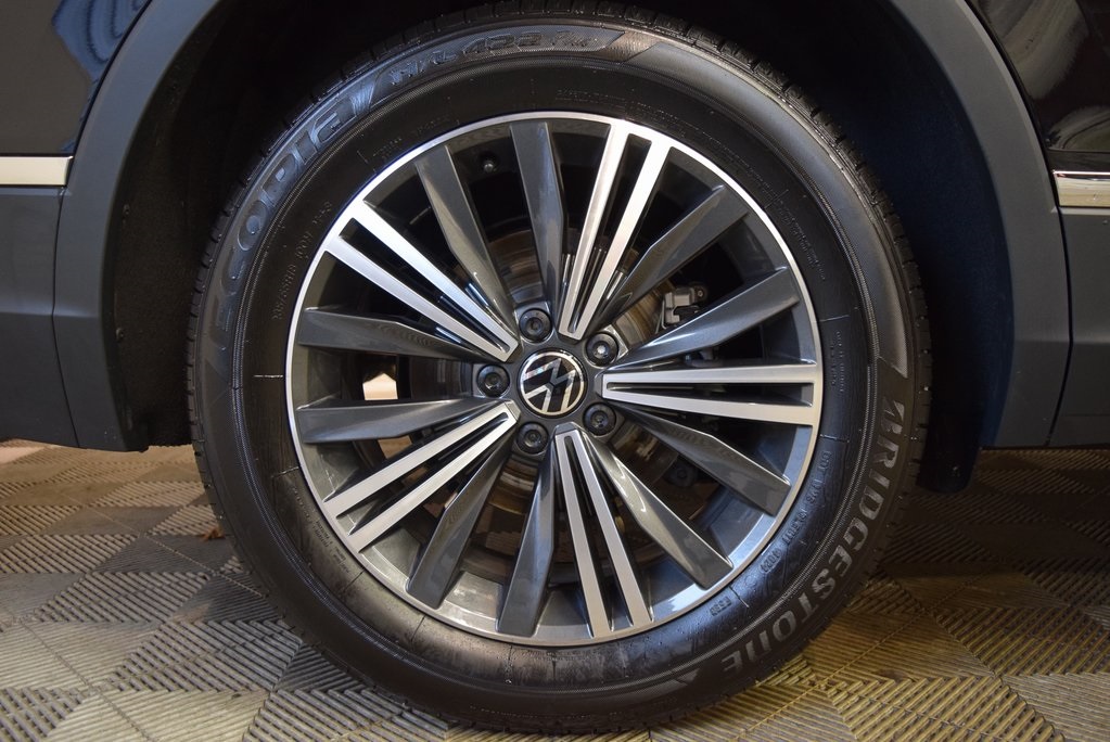 Vehicle image 11 of 14