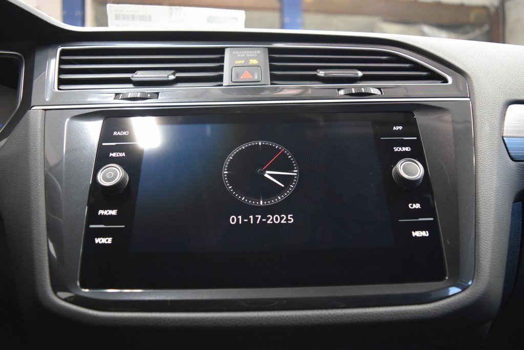 Vehicle image 12 of 14
