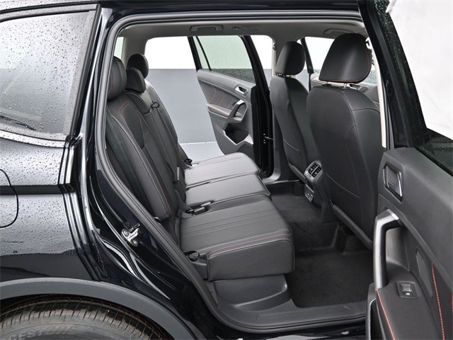 Vehicle image 13 of 15