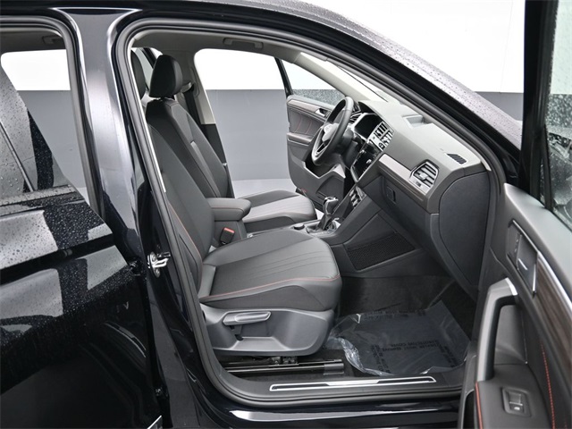 Vehicle image 14 of 15