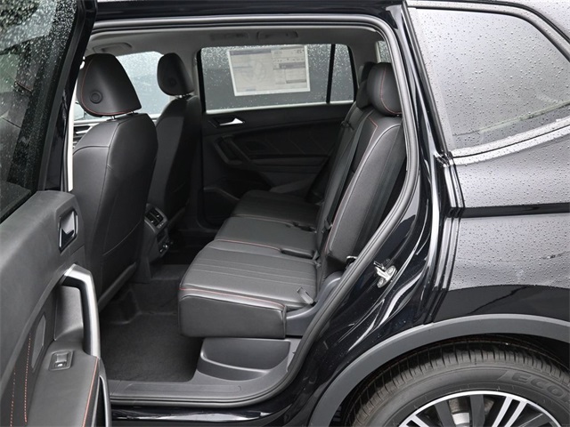 Vehicle image 11 of 15