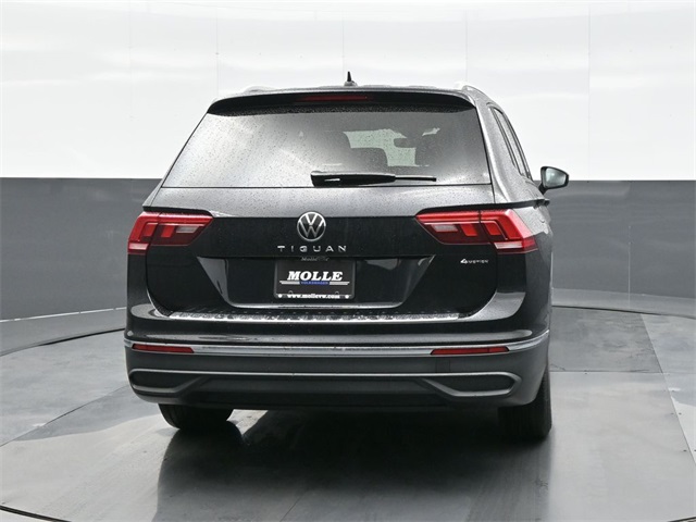 Vehicle image 6 of 15