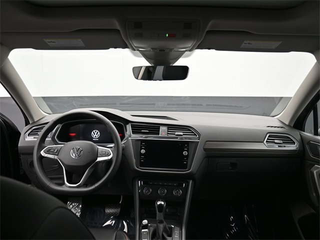 Vehicle image 10 of 15