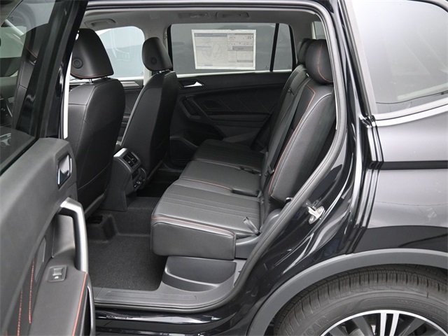 Vehicle image 11 of 15
