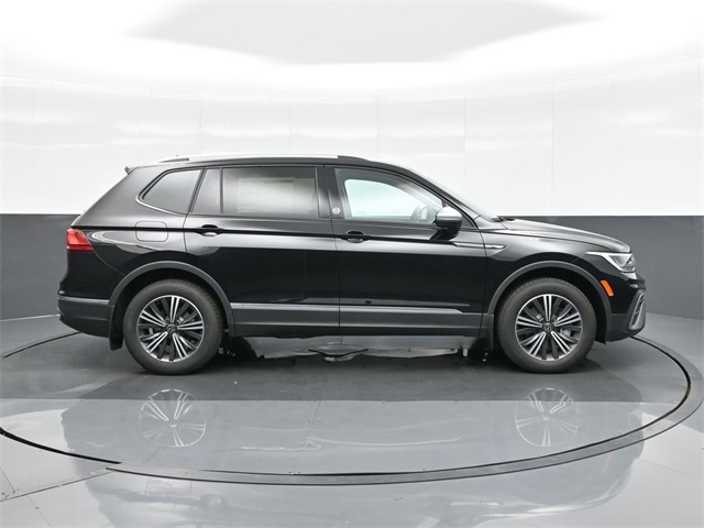 Vehicle image 4 of 15
