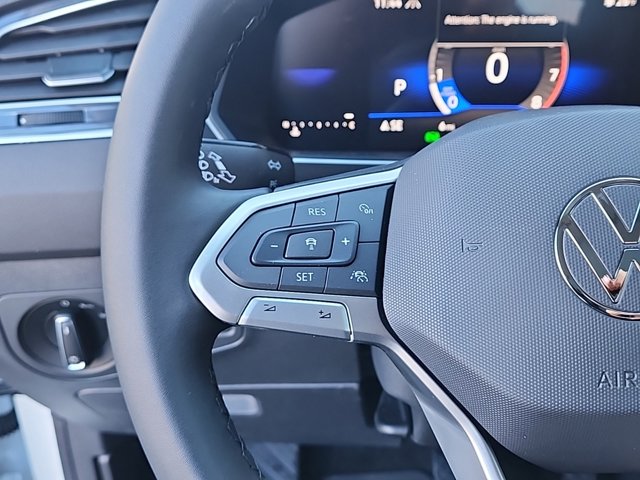 Vehicle image 14 of 32