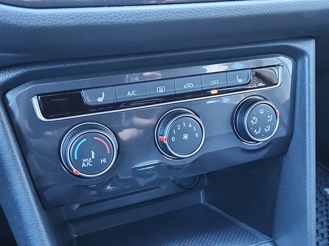 Vehicle image 26 of 32