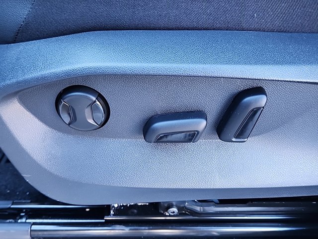 Vehicle image 31 of 32