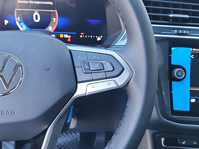 Vehicle image 13 of 32
