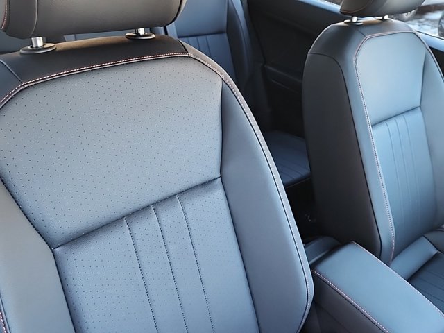 Vehicle image 9 of 32