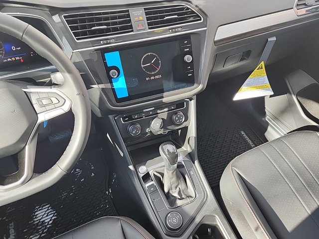 Vehicle image 17 of 30