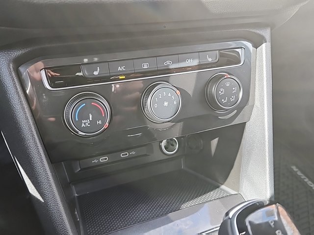 Vehicle image 18 of 30